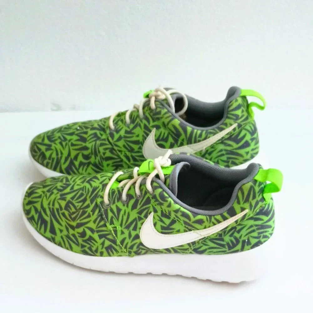 Nike Rosche One Print Sneakers 4Y Green Gray Palm Pattern Girl's Lace Up Shoes